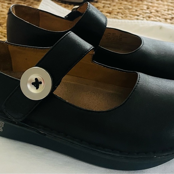 Alegria Clogs - Picture 2 of 5